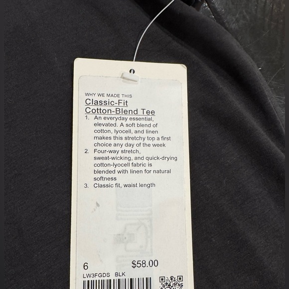 Lululemon Classic fit Black Women's Tee - Picture 5 of 6